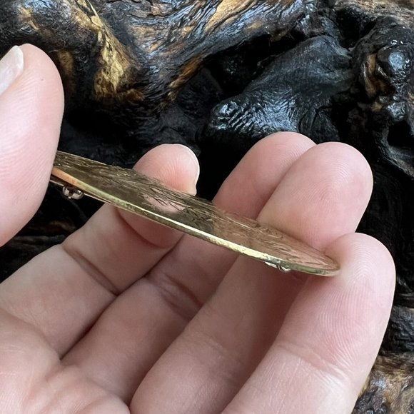 Vintage Art Nouveau Brooch Pin Brass Oval Gold Tone Fairy Woman Embossed Metal - Picture 8 of 9